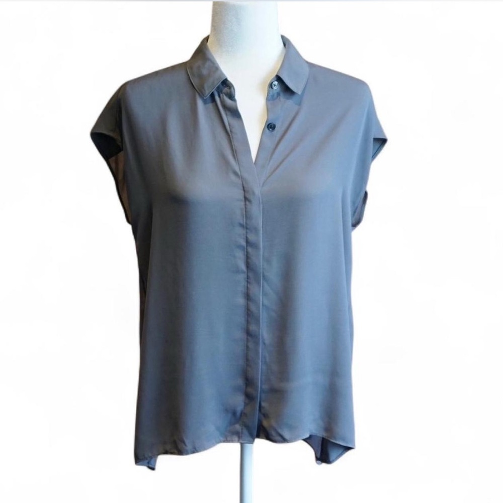 💚 BANANA REPUBLIC Gray Semi-Sheer Pleated Blouse (S)